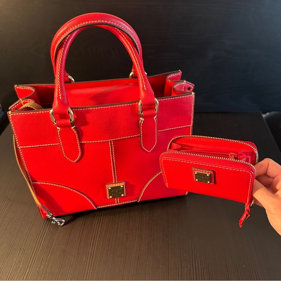 Dooney & Bourke Red Textured Bag - Picture 3 of 11